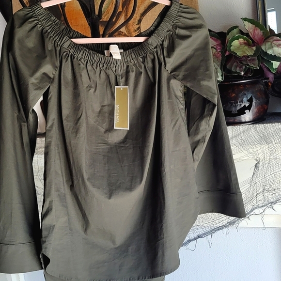 NWT Michael Kors Off The Shoulder Top - Picture 2 of 11